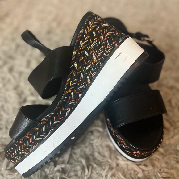 Sandals - Picture 4 of 4